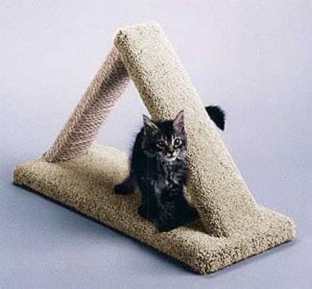 Triangle scratching on sale post